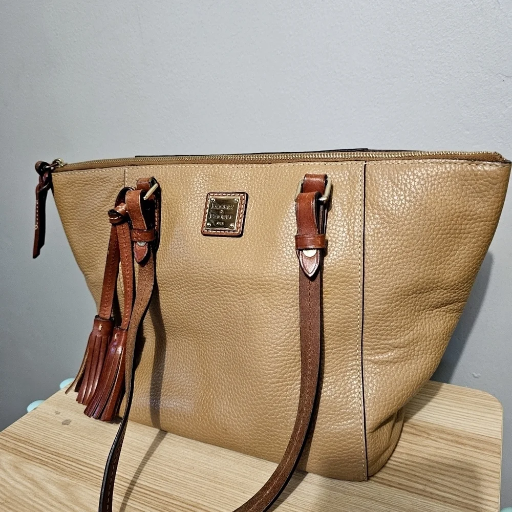 Dooney & Bourke Wexford Tan Leather Maxine Tote Bag satchel - Picture 2 of 14